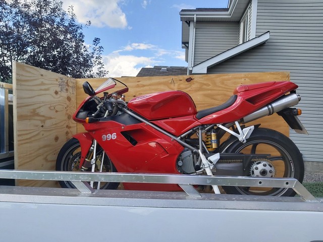 Ducati 996s to Canada