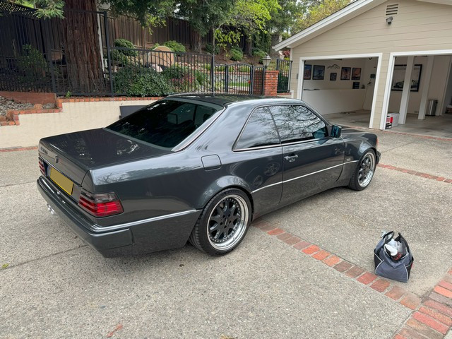 Mercedes 300CE to the USA