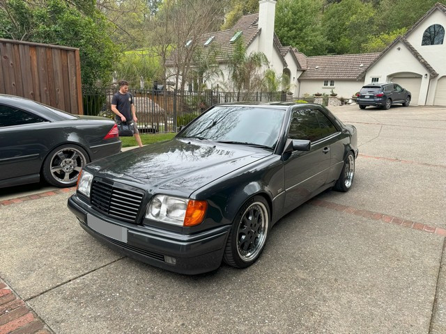 Mercedes 300CE to the USA