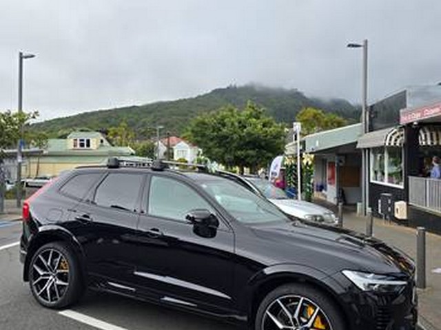 Volvo XC60 shipped to New Zealand