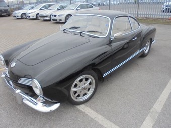  Volkswagen Karmann Ghia Versand von Großbritannien nach Malta / Oldtimer Versand