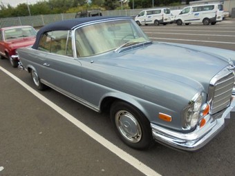  Mercedes 280 SE Versand von Großbritannien in die USA / Oldtimer Versand